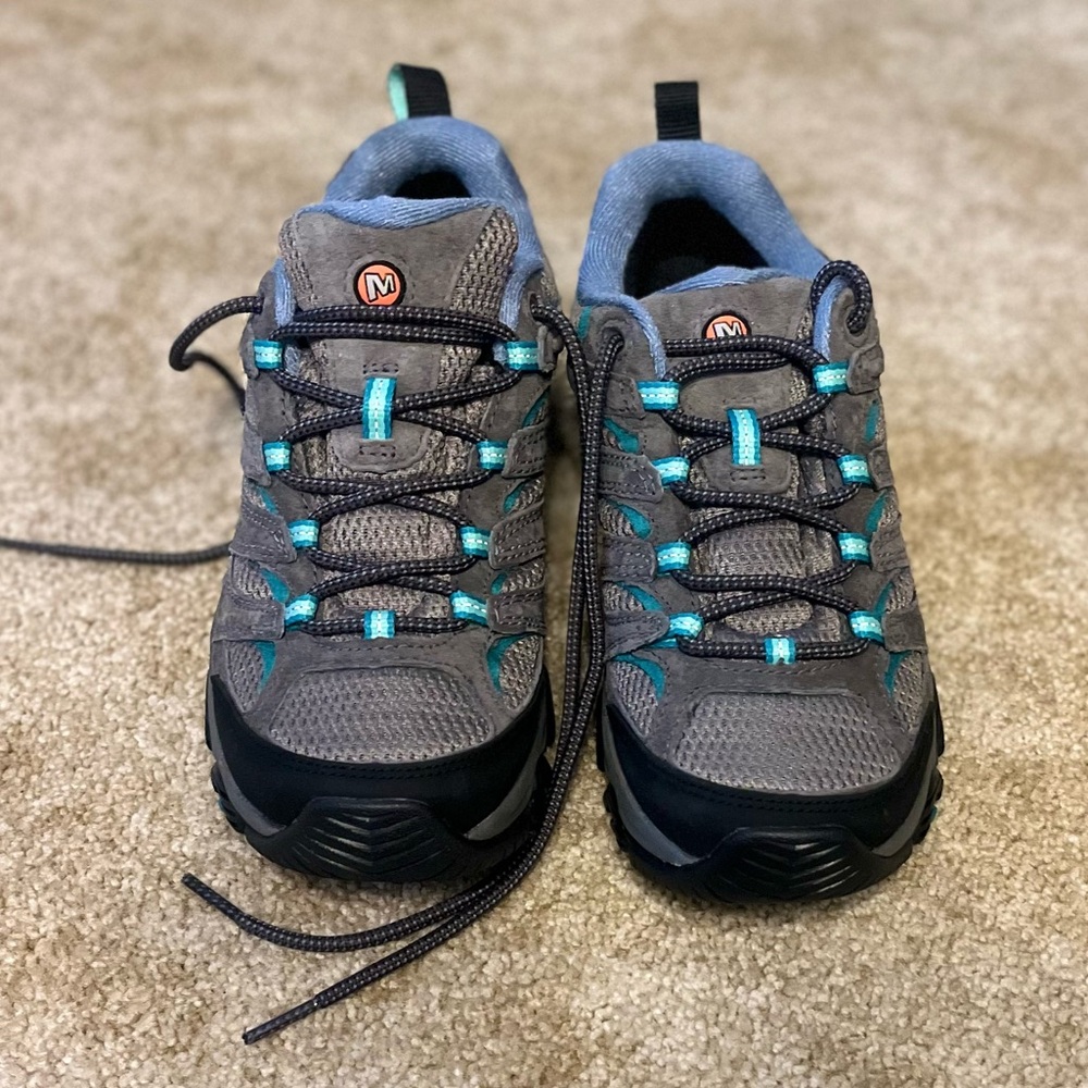 Women’s Merrell hiking shoe